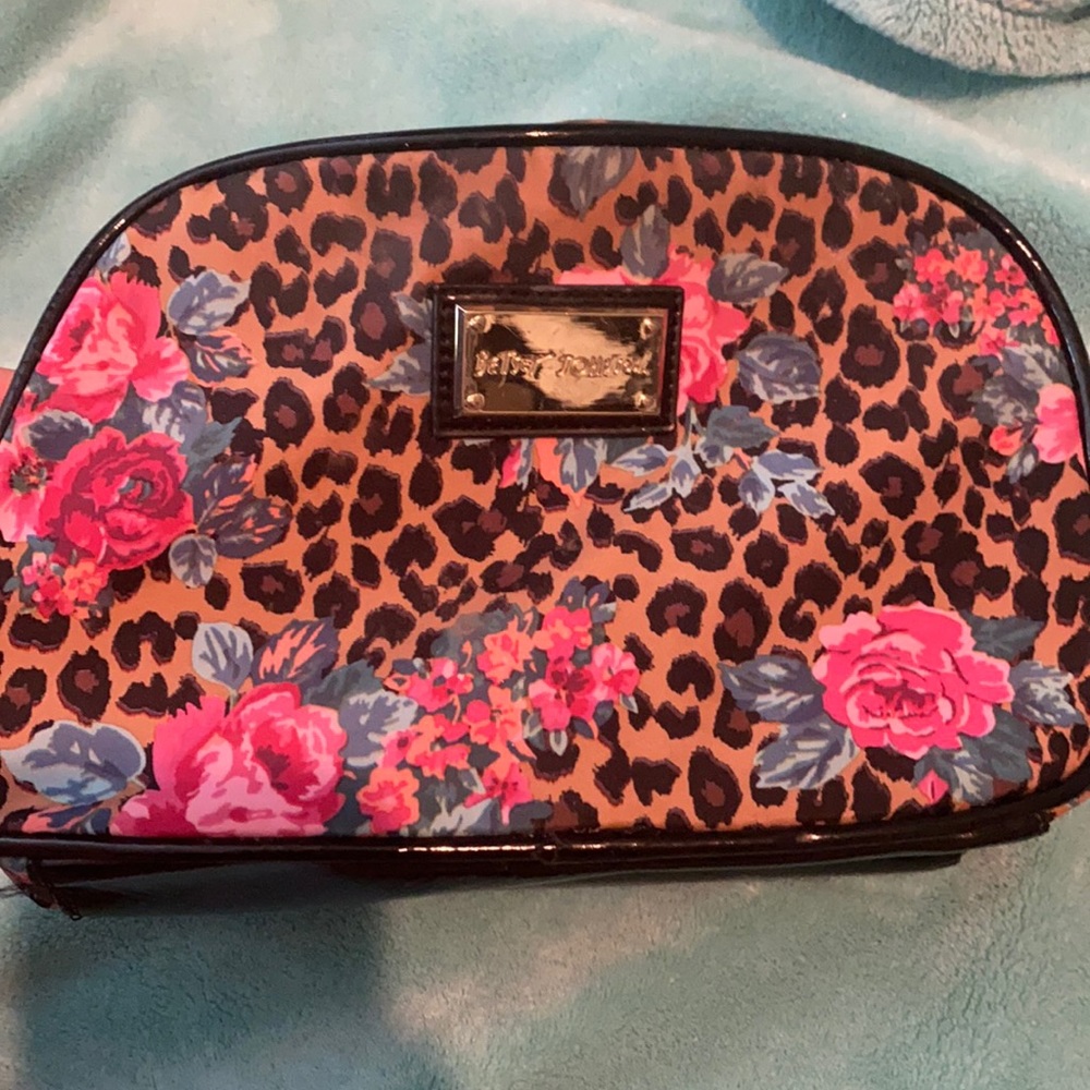 BETSY JOHNSON make up case!!!